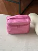 Bolsa de Maquillaje Rayas Rosas Gran Capacidad Portátil para Mujer para Compras Viajes Bolsa de Almacenamiento Esencial de Mano con Espejo Neceser