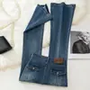 Pantalones de Mezclilla Personalizados Adelgazantes de Cintura Alta Micro-Campana Largos para Mujer Otoño Sueltos Cubren Defectos Moldean el Cuerpo Muestran Piernas Largas Para Viajar al Trabajo