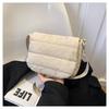 Venta al por mayor, bolso cuadrado pequeño, sencillo e informal para uso diario, bolso de hombro ligero coreano con personalidad, bolso de mano de diseño popular para mujer
