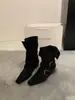 Botas curtas femininas estilo retrô francês com bico quadrado, uso em duas direções, novas botas western de salto grosso para o outono de 2026, botas finas de cano médio