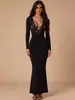 Vestido novo e quente estilo europeu e americano transfronteiriço, de renda, com decote V, manga longa, justo ao corpo, que valoriza a silhueta e com barra em cauda de peixe