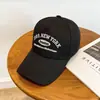 Nueva gorra bordada con letras estilo coreano para hombres y mujeres, adecuada para todas las estaciones, gorra de béisbol versátil para exteriores que hace que la cara se vea más pequeña, gorra de béisbol estilo americano
