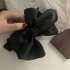Laço Grande em Ambos os Lados, Presilha de Cabelo de Cetim Preto Cheio na Parte de Trás da Cabeça, Cabelo Semipreso, Presilha de Tubarão Exquisita