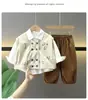 Conjunto de Roupa de Primavera para Meninos 2026 Novo Estilo Conjunto de Tricô de Três Peças para Crianças Roupas Elegantes para Bebê Menino Primavera e Outono Bonito