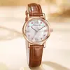 Relógio Feminino, Relógio Pequeno Marrom, Moderno e à Prova d'Água, Novo Modelo 2024, Marca Designer, Simples e Elegante, Tendência Casual Versão Coreana