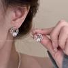 Pendientes de circonitas brillantes con forma de luna y perla para mujer, diseño de nicho, 2024, nuevos pendientes de lujo ligeros y de alta calidad, joyería para las orejas.