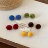 Pendientes de Bola Pequeña con Terciopelo Rojo para Mujer 2025 Nuevo Estilo Caliente Pendientes Elegantes de Gama Alta Pendientes Personalizados Versátiles Exquisitos