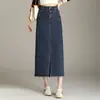 Saia jeans com fenda, novo modelo outono 2026, saia lápis versátil de comprimento médio, justa ao quadril, acima do joelho, saia reta elegante