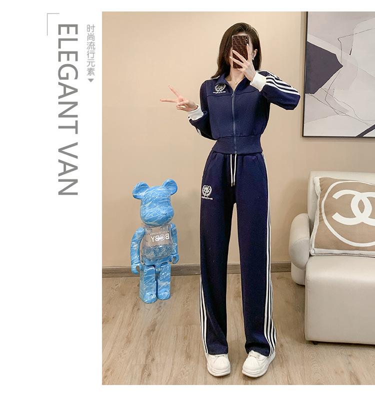 跨境淘货源分销2023秋冬季新款街头潮流减龄小个子爆款欧货网红款运动套装休闲运动气质休闲时尚流行新款秋装秋装女装时尚套装套装女装秋季套装女套装女女士运动服女装两件套套装卫衣套装休闲套装秋季套装女装时尚套装盐系休闲套装女装2023百搭设计感小众洋气欧货阿里国际站跨境采购Cross-border, shopping source, foreign trade, export, distribution 2023 fall, winter, new, street trend, explosive, European goods, network red, sportswear, leisure sports, temperament leisure, fashion popular, new autumn wear, autumn women's wear, fashion suit, women's wear, women's wear, women's wear, women's sportswear, women's two-piece, hoodie suit, casual suit, autumn suit, women's wear, Fashion suit salt department, casual suit women's dress, Ali International Station, cross-border procurement