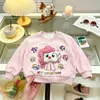 Moletom de Pelúcia Infantil Edição Primavera e Outono 2026, Camiseta de Manga Longa Cartoon para Meninos e Meninas, Camiseta Base com Boneco de Pelúcia 3D para Crianças Pequenas