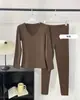 Camiseta interior antibacterial cálida de forro polar con cuello en V para otoño e invierno para mujer, con textura suave, agradable al tacto, adelgazante y ajustada de manga larga.