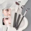 Hecho a medida por la fábrica de origen, pincel para base en ángulo con tubo cuadrado, no deja marcas, pincel para colorete no absorbente, pincel para contorno, pincel de maquillaje