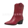 Juyuan 2026 Outono e Inverno Novo Modelo em Estoque Exportação Tamanho Grande Botas Femininas Bordadas de Cano Baixo Desejo Botas de Couro Europeias e Americanas da Amazon