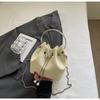 Bolsas Tendência deste Ano para Mulheres Verão 2026 Nova Bolsa Transversal de Corrente de Nicho com Acabamento de Luxo Bolsa Saco Versátil