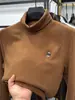 Camiseta Térmica Base Reversible de Cuello Alto para Hombre en Invierno con Bordado de Oso, Top Cálido Cepillado de Manga Larga