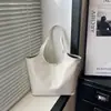 Bolsa Tote Casual Simples Elegante de Ombro Único para Axila Outono 2026 Grande Capacidade para o Dia a Dia Mão para Mulheres
