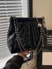 Bolso plisado de moda para mujer, novedad de verano 2024, bolso de hombro sencillo y de alta gama, bolso cruzado versátil de moda.
