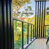Barandilla de cristal de aleación de aluminio para escalera y balcón con postes de tubo cuadrado para casas de villa de autoconstrucción