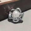 Nuevos dijes de zapato plateados con lazo de gato y fresa, accesorios de hebilla de zapato para Zapatillas del Ejército Alemán, diseños de estrella de cinco puntas y corazón para DIY