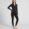 Jaqueta de Yoga Justa com Cintura Marcada e Estampa Espinha de Peixe Conjunto de Calça Legging de Yoga de Cintura Alta Levanta Bumbum Peach Buttocks Emagrecedor