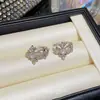Brincos de Pérola e Zircônia Estilo Coreano para Mulheres, Alto Padrão, Luxo Leve, Brincos Delicados e Fofos, Versáteis Brincos de Borboleta e Flor