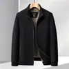 Chaqueta de hombre 2026 otoño e invierno cuello alto con cremallera acolchada engrosada para mediana edad negocios forro polar australiano cálida abrigo para commuting