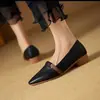 Sapatilhas Femininas 2026 Primavera/Verão Novo Estilo Confortáveis Versáteis Salto Bloco Couro Macio Solado Macio Não Cansativas Slip-On Bico Fino Sapatos de Salto Baixo