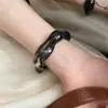 Pulsera Redonda Asimétrica con Acrílico Difuminado Moda Europea y Americana Nueva Pulsera Versátil Joyería de Mano de Nicho de Gama Alta para Mujeres