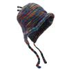 Gorro de lana de bola de color de ganchillo hecho a mano por diseñador de moda de estilo coreano para mujer otoño e invierno con cordones borla jersey gorro para el frío