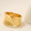 Pulseira de ouro estilo europeu e americano para mulheres, acessório de braçadeira aberta exagerada, joia de braçadeira prateada metálica brilhante
