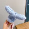 Presilha de cabelo de pelúcia em formato de peixe para outono e inverno para mulheres, luxo leve e toque de alta qualidade, tamanho grande para cabelos grossos, acessório de cabelo versátil tipo pinça de tubarão