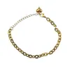Pulseira de Aço Titânio Levemente Luxuosa para Mulheres Design de Nicho Sensação de Alto Padrão Pingente de Cruz Coração Versátil Fashionável Estilo Ins Mão