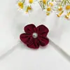 Accesorios de flor de cinco pétalos de satén perlado de color sólido para accesorios de cabello hechos a mano DIY, ropa infantil, zapatos, sombreros, bolsos y materiales de decoración para mascotas