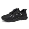 Sapatos Masculinos de Verão 2026 Novos Sapatos de Malha Respirável Masculinos Tendência Versátil Tênis de Solado Grosso Casual Sapatos de Pai
