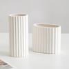 Vaso Decorativo Cerâmico Shumen Listras Verticais Pretas Simples Nórdico para Flores Secas Mesa de Jantar Sala de Estar Decoração de Arranjo de Flores