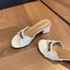 Elegantes Chinelos de Salto Alto de Uma Tira Estilo Coreano com Fivela Pequena Dourada Emagrecedora e Estampa Crocodilo para Mulheres, Sandálias de Salto Médio para Praia com Sola Macia para Mulheres Usarem ao Ar Livre