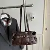 Outono 2026 Nova Bolsa Feminina Bolsa de Ombro com Rebites Bolsa de Mão Estilo Coreano Popular Este Ano Bolsa com Fivela de Cinto Bolsa de Ombro