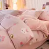 Juego de ropa de cama de cuatro piezas de terciopelo de leche de doble cara con dibujos animados, funda de edredón gruesa de invierno de franela y vellón de coral, y juego de sábanas de franela de tres piezas