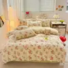 Nuevo juego de ropa de cama de terciopelo de leche cálido de invierno con estampado de dibujos animados, de cuatro piezas o tres piezas, estilo invierno, disponible en estilos de sábana plana o sábana ajustable