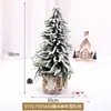 Arreglo de escritorio pequeño de Pe Scene de cedro Decoraciones navideñas de moda Adornos Árbol de Navidad Mini nevada flockada