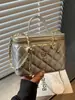 Bolsa de corrente matelassê estilo Chanel para mulheres, nova tendência outono 2026, de nicho de luxo, bolsa de ombro e transversal tipo caixa