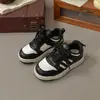 Zapatos Casuales de Skate para Niñas 2026 Primavera/Otoño Zapatos Infantiles Zapatos Deportivos para Niños Zapatos Blancos para Estudiantes Moda para Niños de Edad Media y Mayores