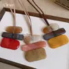 Collar Retro de Acrílico Irregular Cuadrado Europeo y Americano con Diseño Único, Cadena para Suéter con un Toque de Lujo Ligero y de Alta Gama para Mujeres