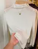 Blusa Camiseta Ligera de Manga Larga con Diseño de Lentejuelas y Cuello Alto Pequeño Estilo Coreano para Mujer, Top Elegante y Versátil para Primavera/Verano 2026