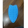 Tapete de isolamento térmico de silicone de grau alimentício resistente a altas temperaturas com dois furos para pendurar, dobrável para passar a ferro e anti-queimaduras