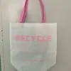 Bolsa Tote Vermelha RPET Ecológica Serigrafada Costurada Não Tecida para Compras Reciclável Bolsa Ecológica Loja de Roupas