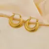 Europa y Estados Unidos superventas pendientes geométricos lisos de acero inoxidable INS nuevos pendientes para mujer al por mayor joyería de acero de titanio en forma de corazón