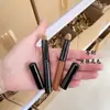 Pincel de Labios con Pelo de Cola de Lobo Amarillo y Cabeza Redonda para Brillo de Labios y Difuminado de Labios, Pincel de Labios Profesional con Tapa, Portátil y de Doble Uso para Corrector
