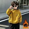 Jaqueta forrada de fleece para meninos, novo estilo outono/inverno 2026, estilo coreano, legal e estiloso, jaqueta de inverno infantil reversível