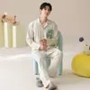 Cárdigan largo de manga larga y pantalón largo para hombre al por mayor, pijama de algodón puro, ropa de casa casual de dibujos animados para otoño, conjunto de dos piezas